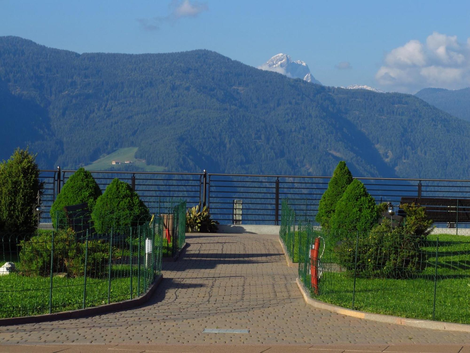 Hotel Amaten Brunico Esterno foto