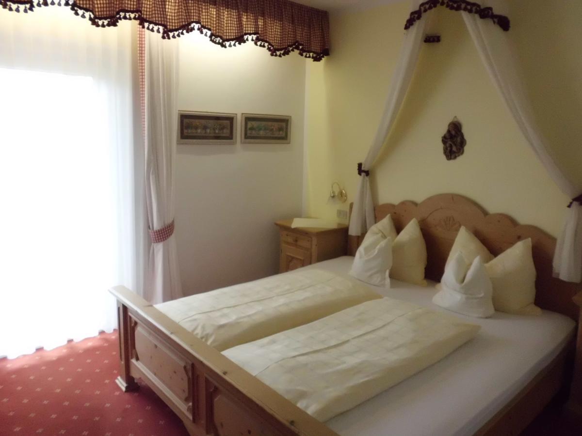 Hotel Amaten Brunico Esterno foto