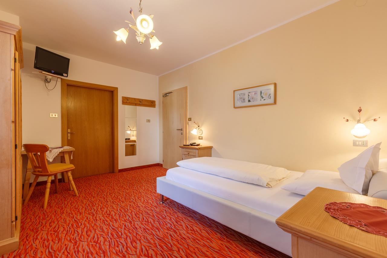 Hotel Amaten Brunico Esterno foto