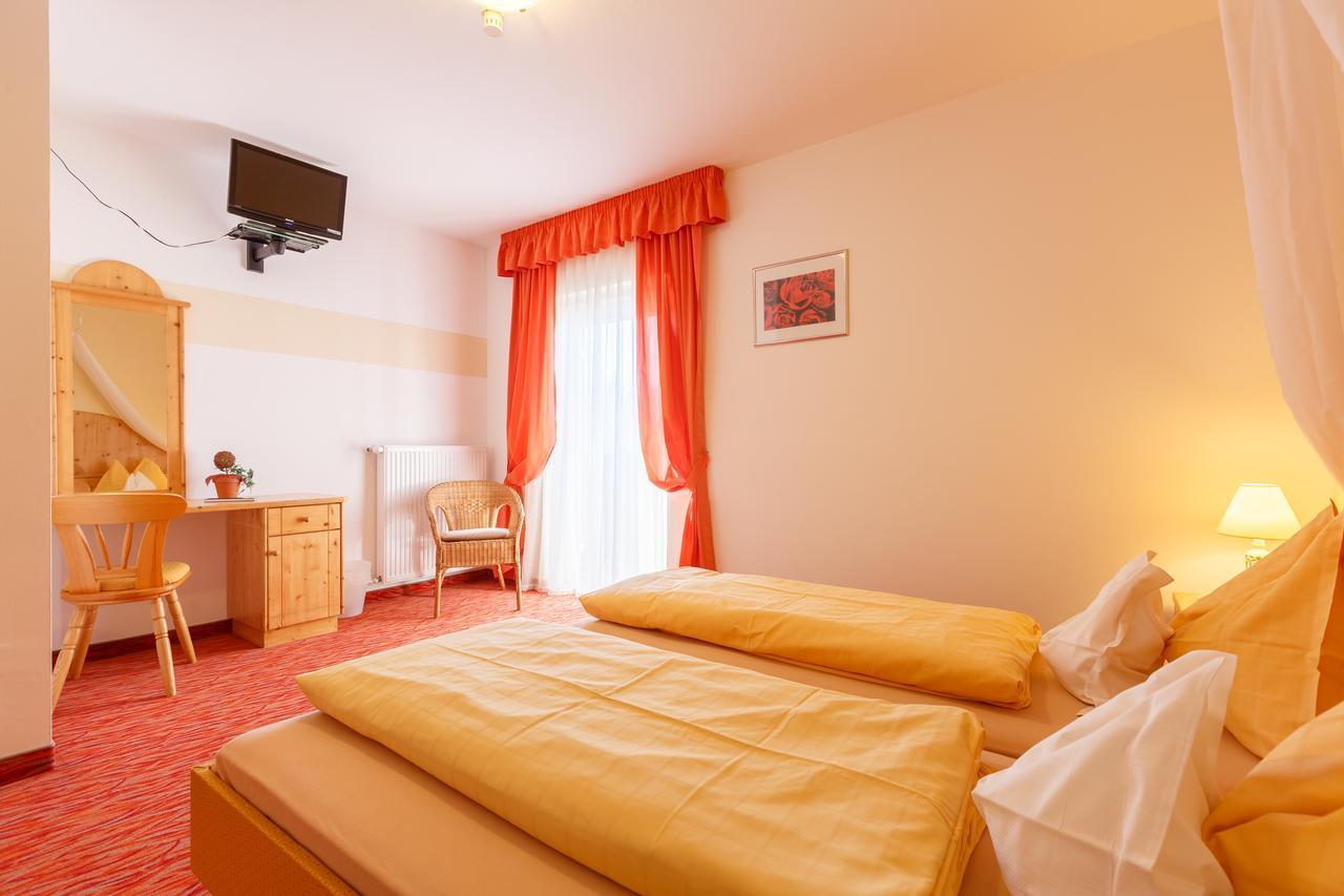 Hotel Amaten Brunico Esterno foto